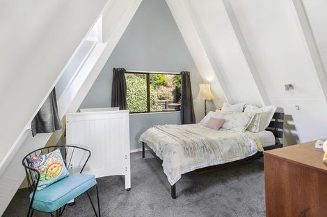 Photo of property in 49 Mantell Street, Seatoun, Wellington, 6022