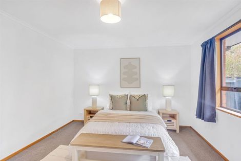 Photo of property in 12 Esher Place, Saint Martins, Christchurch, 8022