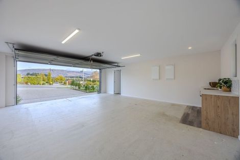 Photo of property in 60 Kirimoko Crescent, Wanaka, 9305