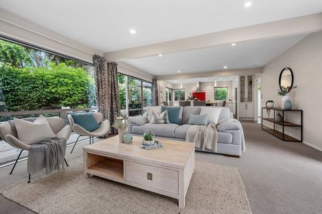 Photo of property in 25d Saltburn Road, Milford, Auckland, 0620