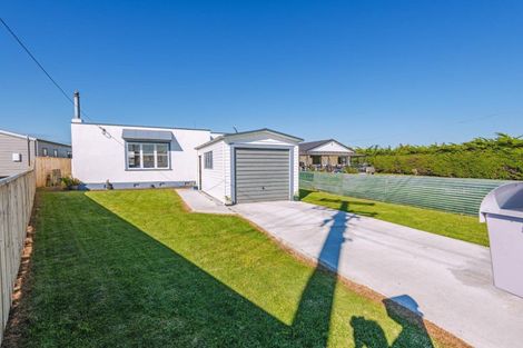 Photo of property in 81 Seabury Avenue, Foxton Beach, Foxton, 4815