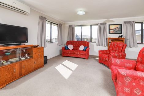 Photo of property in 10 Ruske Place, Grandview Heights, Hamilton, 3200