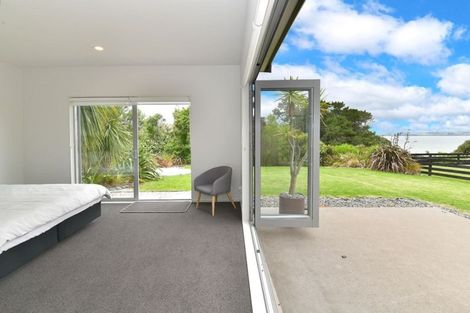 Photo of property in 76 Omana Avenue, Shelly Beach, Helensville, 0874