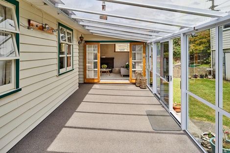 Photo of property in 58 Airlie Road, Plimmerton, Porirua, 5026
