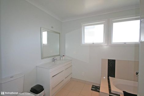 Photo of property in 114 Chartwell Avenue, Whangamata, 3620