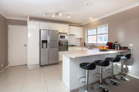 Photo of property in 58 Frank Nobilo Drive, Golflands, Auckland, 2013