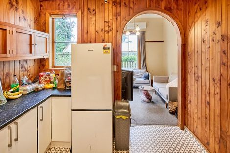 Photo of property in 64 Kelburn Parade, Kelburn, Wellington, 6012