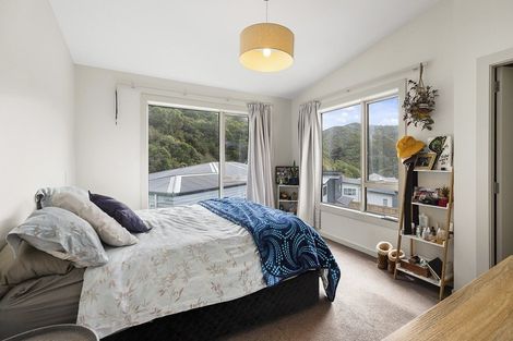 Photo of property in 28 Rarangi Way, Owhiro Bay, Wellington, 6023