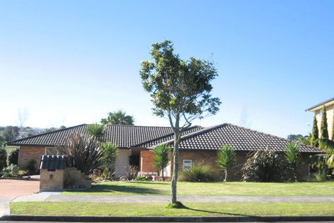 Photo of property in 8 Crannog Fen, Wattle Downs, Auckland, 2103