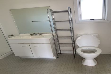 Photo of property in 6 Dudding Avenue, Northcote, Auckland, 0627