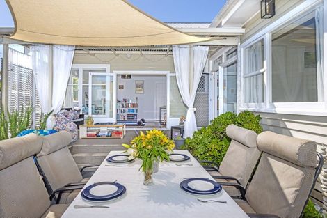 Photo of property in 14 Haronga Road, Inner Kaiti, Gisborne, 4010