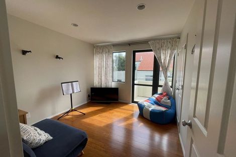 Photo of property in 2/31 Eversleigh Road, Belmont, Auckland, 0622