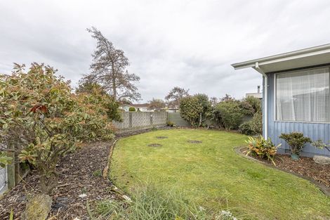 Photo of property in 17 Palliser Place, Milson, Palmerston North, 4414