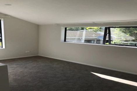 Photo of property in 3 Sunward Rise, Glenfield, Auckland, 0629