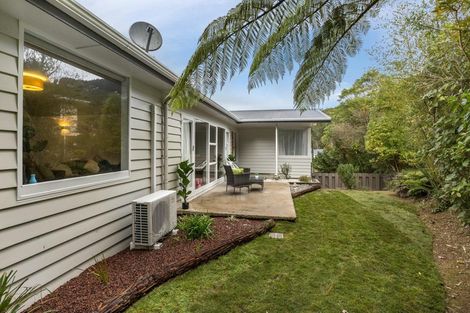 Photo of property in 68 Larsen Crescent, Tawa, Wellington, 5028