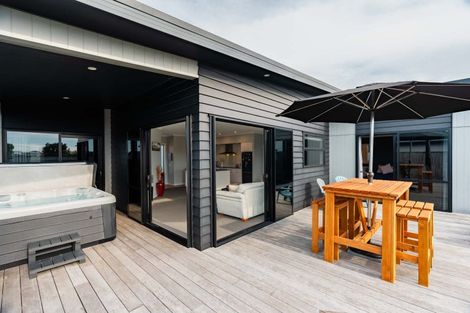 Photo of property in 130 Coast Boulevard, Papamoa Beach, Papamoa, 3118