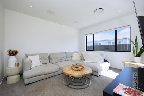 Photo of property in 7 Robert Might Road, Kumeu, 0810