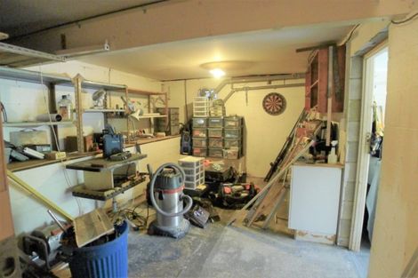 Photo of property in 2/33 Easton Parade, Glenfield, Auckland, 0629