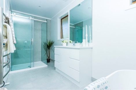 Photo of property in 2/15 Long Bay Drive, Torbay, Auckland, 0630