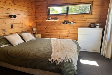 Photo of property in 41 Riversdale Drive, Merrilands, New Plymouth, 4312