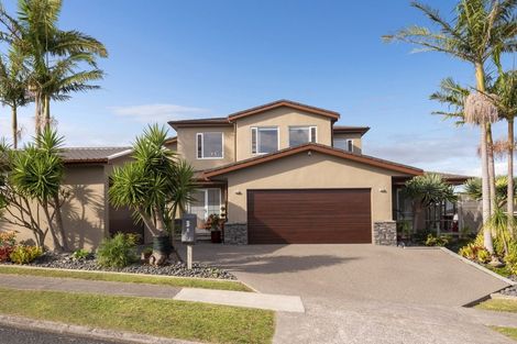 Photo of property in 3 Pounamu Place, Shelly Park, Auckland, 2014