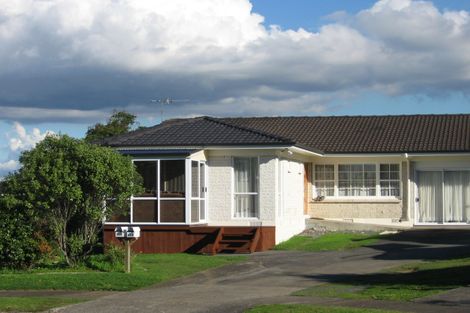 Photo of property in 2/11 Pedersen Place, Bucklands Beach, Auckland, 2012