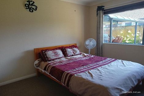 Photo of property in 16 Breon Place, Flat Bush, Auckland, 2016
