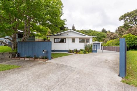 Photo of property in 8 Harold Grove, Stokes Valley, Lower Hutt, 5019