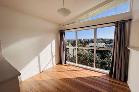 Photo of property in 122 Vodanovich Road, Te Atatu South, Auckland, 0610