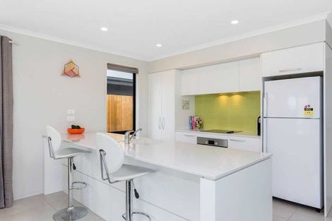 Photo of property in 15 Oka Street, Papamoa Beach, Papamoa, 3118