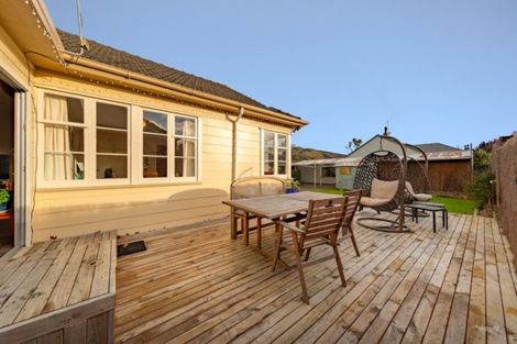 Photo of property in 18 Gibson Crescent, Naenae, Lower Hutt, 5011