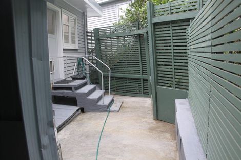 Photo of property in 414 Evans Bay Parade, Hataitai, Wellington, 6021