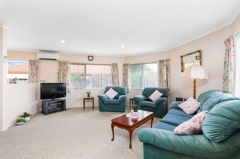 Photo of property in 2 Chatswood Place, Rototuna, Hamilton, 3210