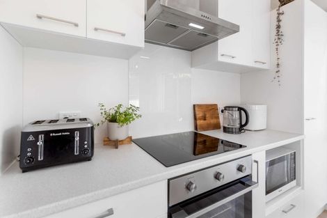 Photo of property in 37 Waterloo Crescent, Hokowhitu, Palmerston North, 4410