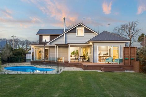 Photo of property in 3 Strowan Road, Strowan, Christchurch, 8052