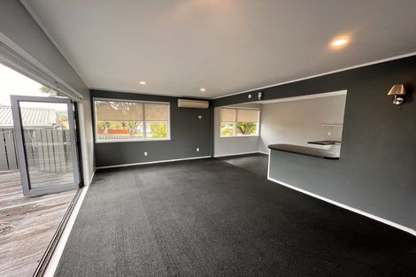 Photo of property in 5 Universal Drive, Henderson, Auckland, 0610