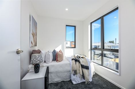 Photo of property in 2/6 Kereru Street, Henderson, Auckland, 0612