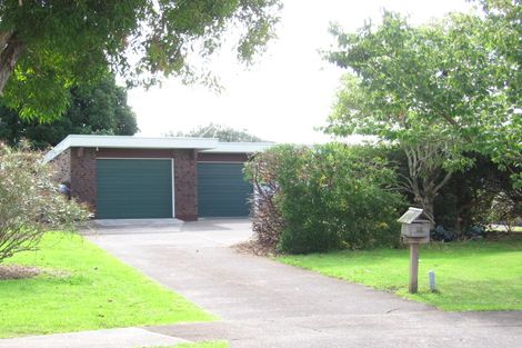 Photo of property in 14 Tyrian Close, Half Moon Bay, Auckland, 2012