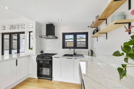 Photo of property in 10 Tarawera Road, Johnsonville, Wellington, 6037