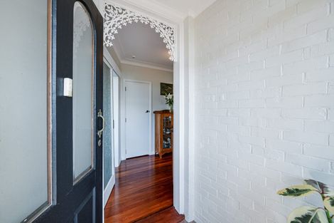 Photo of property in 8a Ava Avenue, Titirangi, Auckland, 0604