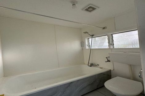 Photo of property in 19 Golf Road, New Lynn, Auckland, 0600