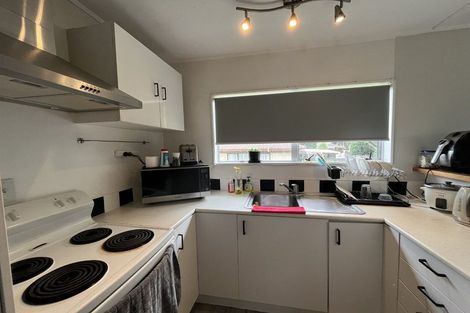 Photo of property in 2/41 Great South Road, Papakura, 2110