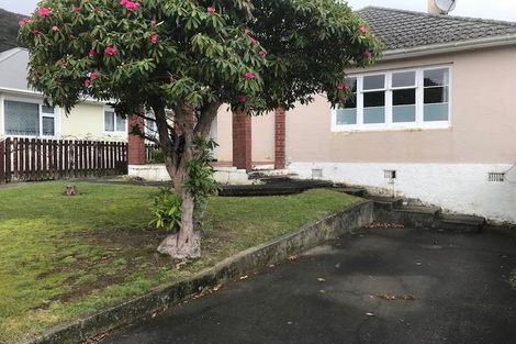 Photo of property in 179 Whites Line East, Waiwhetu, Lower Hutt, 5010