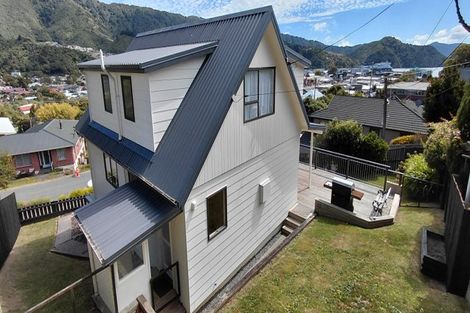 Photo of property in 116 Wellington Street, Picton, 7220
