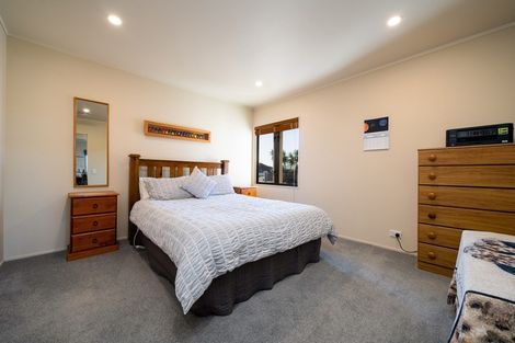 Photo of property in 16 Harris Place, Ngatea, 3503