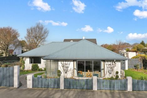 Photo of property in 21 Mona Square, Ashburton, 7700