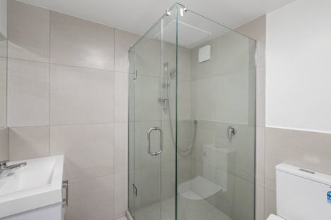 Photo of property in 1/4045f Great North Road, Glen Eden, Auckland, 0602