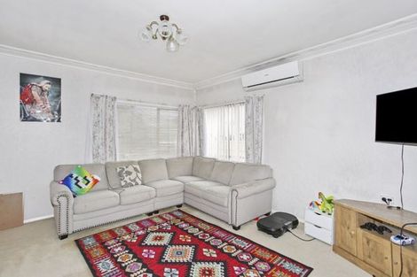 Photo of property in 21 Omana Road, Papatoetoe, Auckland, 2025