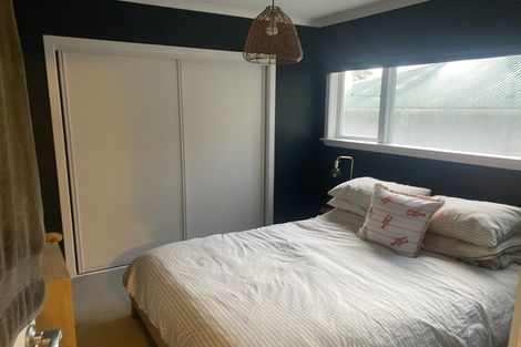 Photo of property in 15a Governor Road, Northland, Wellington, 6012