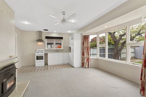Photo of property in 4 Dunstan Crescent, Hornby, Christchurch, 8042